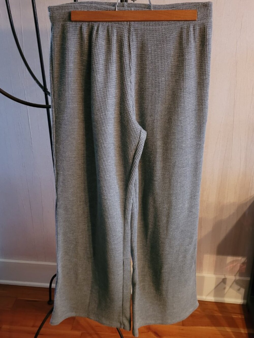 perfectwhitetee Shane Waffle Pant in Heather Grey - Picture 4 of 15